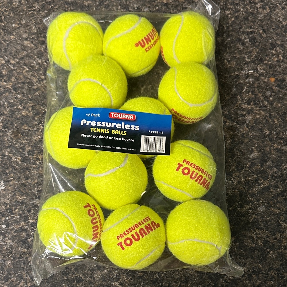 Tourna Pressureless Tennis Balls 12 Pack